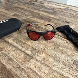Oakley Black Frame with Red Lenses VR Glasses